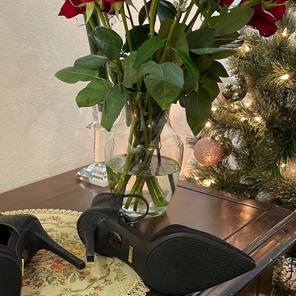 NWT Bebe Taliya black Pointy heels size 35 - Picture 8 of 10